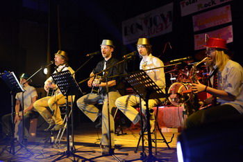 TOTAL AKUSTIK ROCK BAND